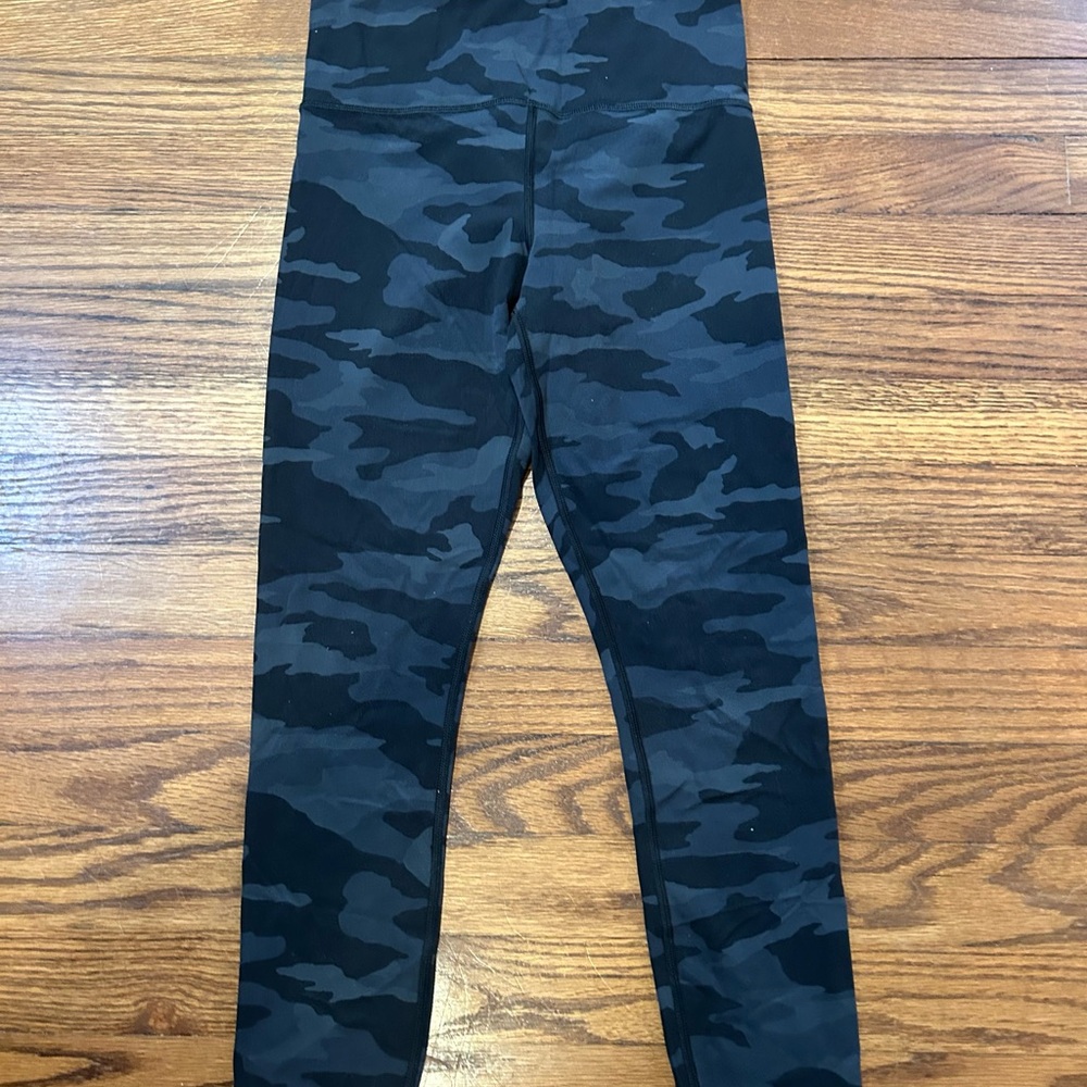 Athleta Black and Gray Camouflage Leggings